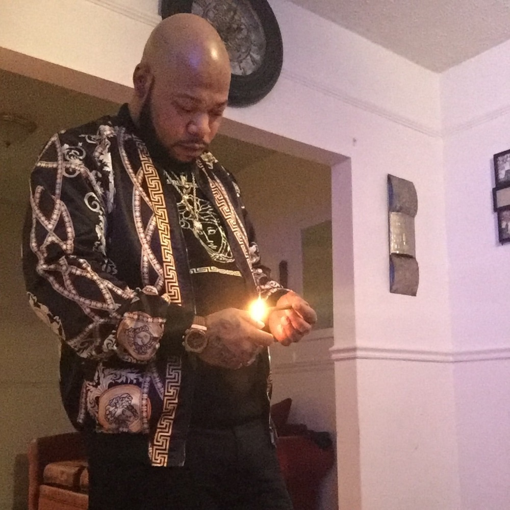 Meet your Posher, Derrick